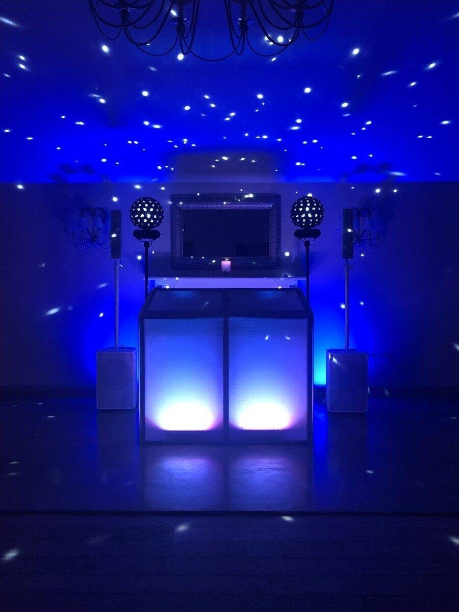 Wedding DJ Sapphire Package with light blue hearts
